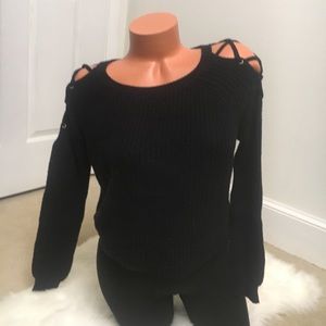 ‼️LAST CHANCE ‼️Black shoulder lace up sweater